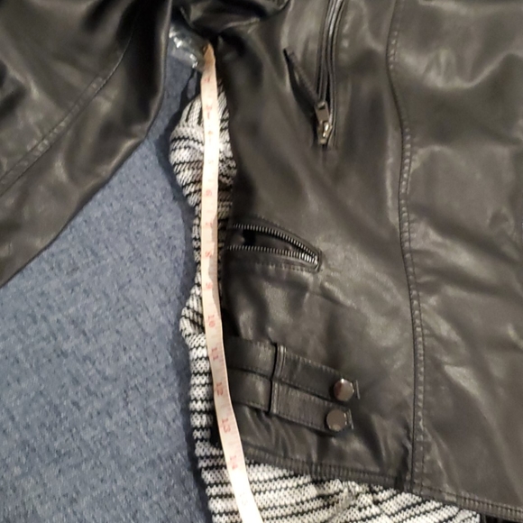 BLACK JACKET - Picture 12 of 12